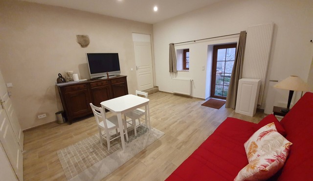 Fully-equipped accommodation in a quiet village near Ambérieu-en-Bugey