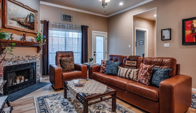 Fully equipped, amazing updated 2BR/2BA/patio- Excellent north Dallas location!
