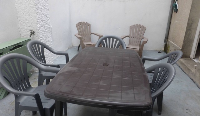 Fully equipped apartment in the center of town, no pets allowed