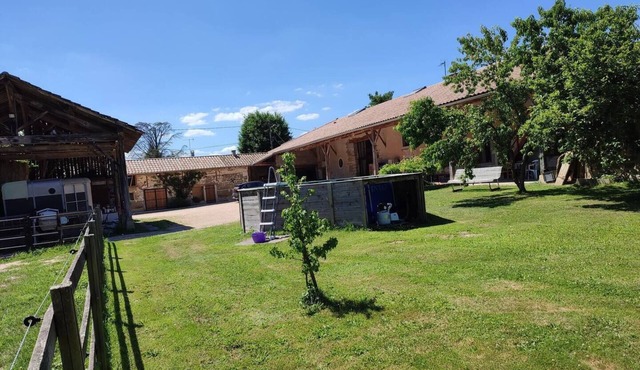 Fully equipped gîte in renovated farmhouse - Sleeps 8 - Swimming pool