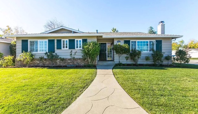 Fully equipped home ideal for a family with children and office/in law unit