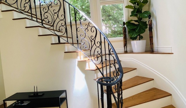 Fully equipped house in Atherton, patio and office