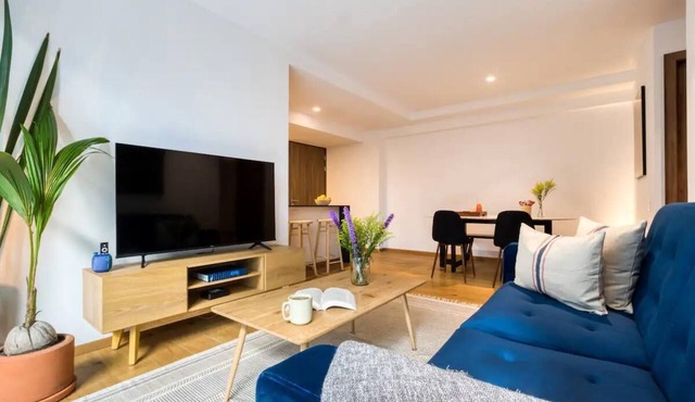 Fully equipped kitchen, internet, comfy beds, business lounge, swim lane.