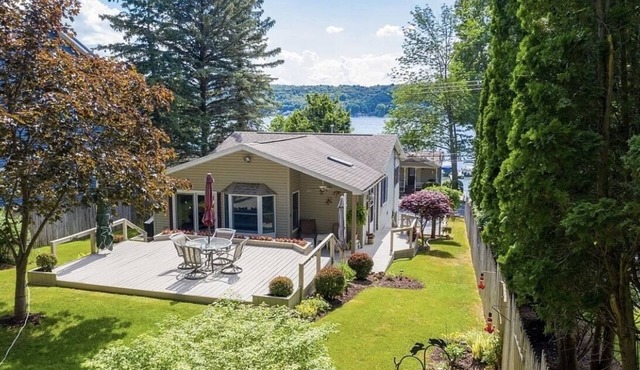Fully equipped lake house on Conesus Lake