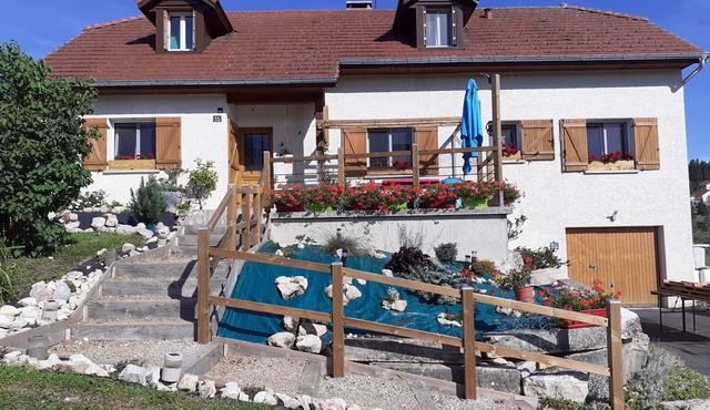 Fully-equipped Meublé de Tourisme for rent, sleeps 6 (Discounts + nights)
