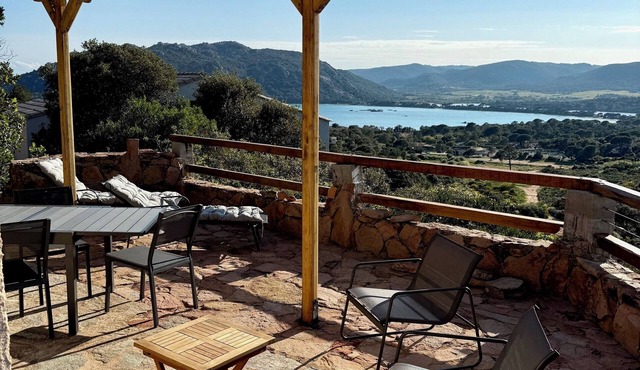 Fully equipped Mini Villa with 34 m2 terrace and view of Santa-Giulia beach