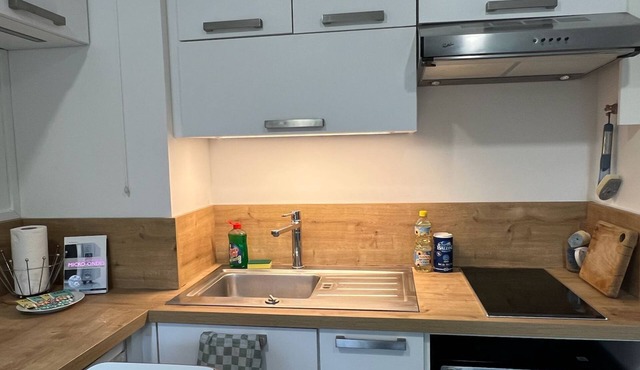 Fully-equipped studio with balcony and quick access to Lille