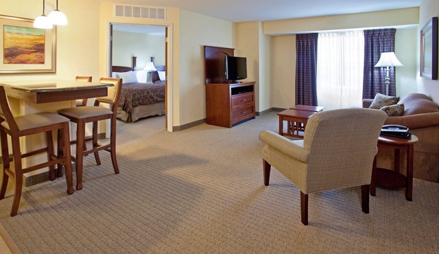 Fully-Equipped Suite |Pool + Wi-Fi