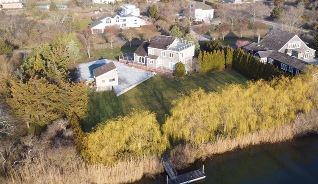 Fully-equipped waterfront 4-bedroom home in beautiful Quogue Village