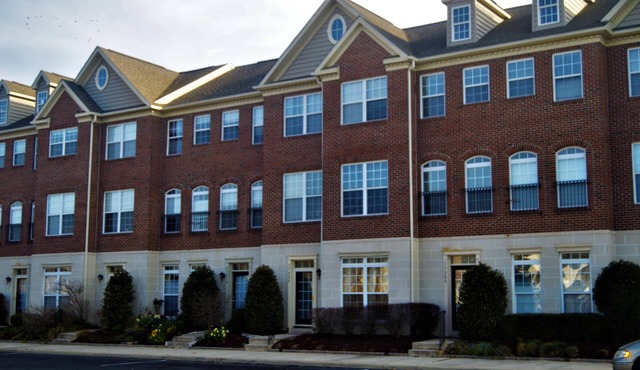 FULLY EQUIPTED TOWNHOUSE CLOSE TO EVERYTHING YOU NEED FOR A PERFECT VACATION.