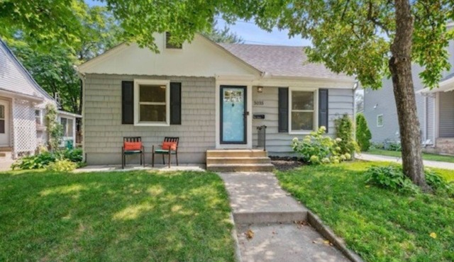 Fully Fenced Home in Saint Louis Park, Family Friendly and Pet Friendly!