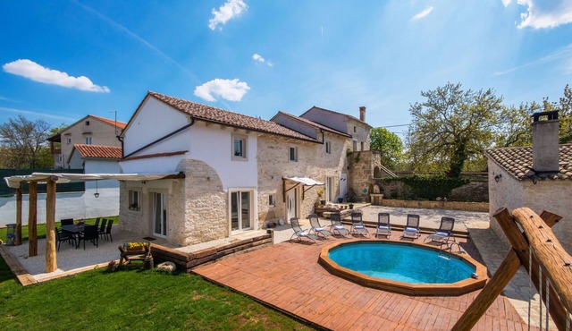 Fully fenced, pet-friendly, ideal for families