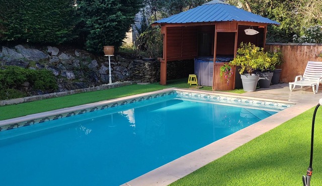 Fully private villa, heated pool, Jacuzzi and coffee games