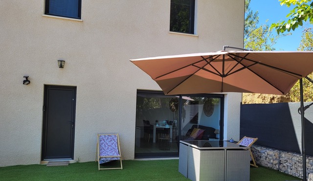 Fully equipped apartment on the ground floor between Gard and Ardèche