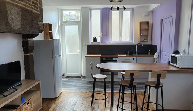 Fully furnished and equipped apartment in the courtyard of the Haut Manoir