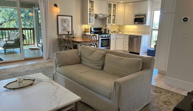 Fully furnished 1 bed in-law apartment at the end of a quiet country lane.