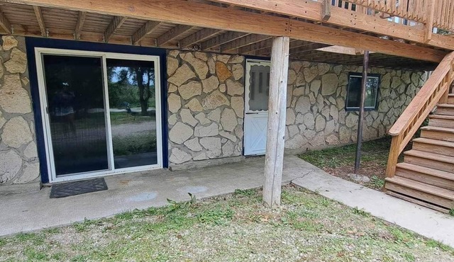 Fully Furnished 2 bed 1 bath