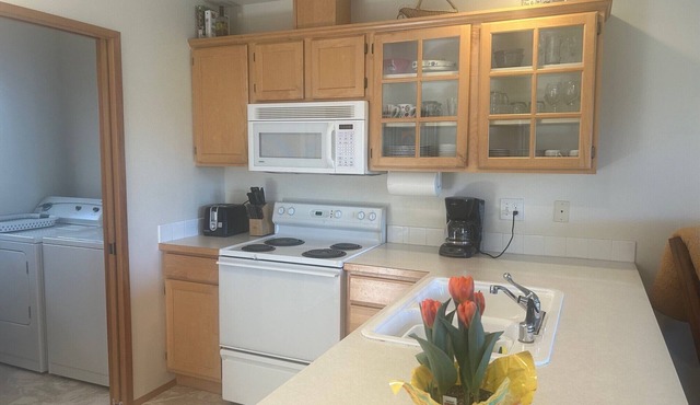 Fully Furnished 2 Bedroom Condo - Pet Friendly! 30 Day Minimum Stay Required.