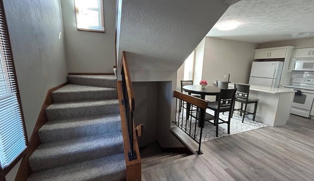 Fully Furnished 2BR/1.5BA near Aksarben
