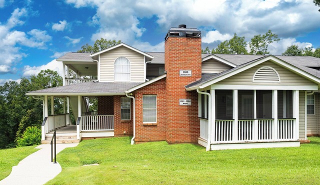 Fully Furnished 2BR/2BA Condo off Hwy 280/Free Onsite Parking