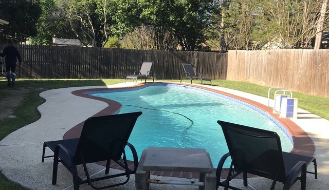Fully Furnished 3/2 with pool for 30+ day stays in Arlington Texas!
