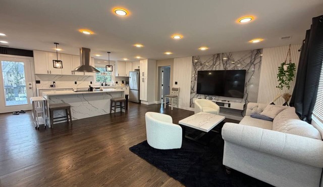 Fully Furnished 3-Bedroom Home with outdoor Deck & Prime Occoquan Location