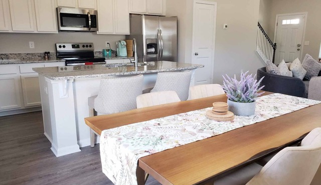 Fully furnished 3 bed, 2.5 bath near shopping, restaurants, and interstate