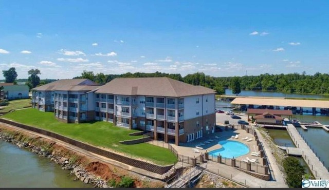 Fully furnished 3 bedroom luxury condo.