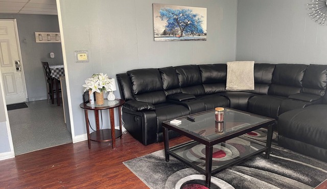 Fully furnished 3 bedroom 1 bath, cheaper than a hotel rate! Washer and dryer.
