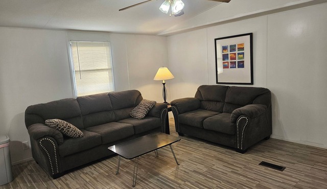 Fully Furnished 3 Bedroom w/Utilities - Near Orange and near Beaumont, Vidor TX