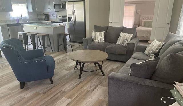 Fully furnished 3 bedrooms house. Near Busch Gardens and Colonial wiiliamsburg.