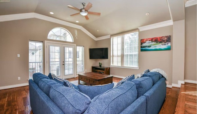 Fully Furnished 3BR/3BA Home Near Medical Center
