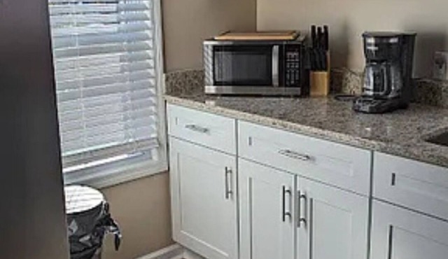 Fully Furnished 4BR/2BA Home with Deck – Pet Friendly – Near Tryon