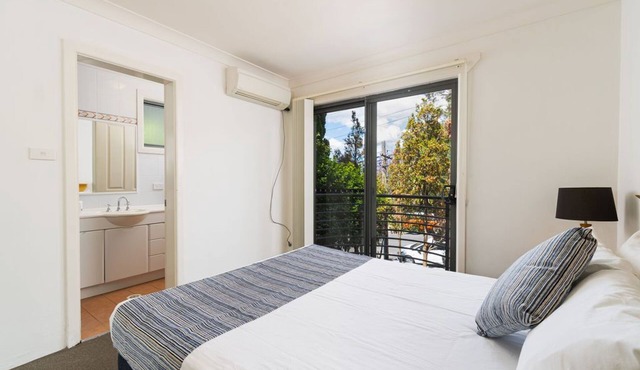 Fully Furnished and Equipped 2 Bedroom Apartment in Hornsby