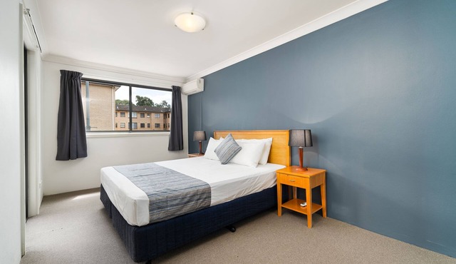 Fully Furnished and Equipped 1 Bedroom Apartment In Hornsby