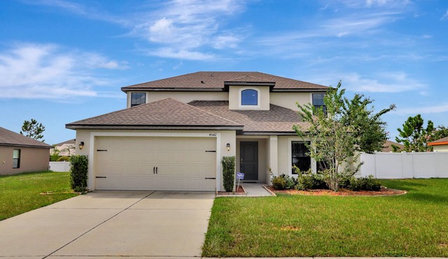 Fully-furnished and Spacious House in Tavares, FL
