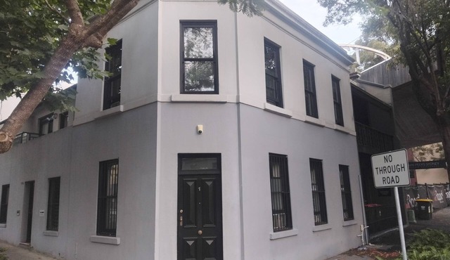 Fully Furnished 2 bedroom Townhouse in the heart of Sydney