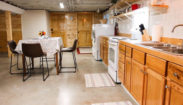 Fully Furnished Basement Apartment only 3 miles to Fulton on State Road Z