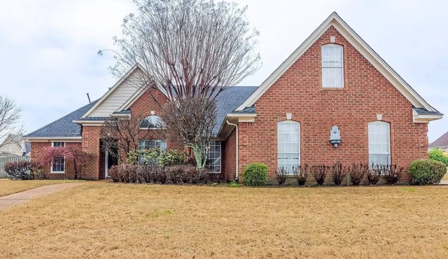 FULLY FURNISHED Charming 3-bedroom house in Southaven with AC, WiFi, Fenced Yard