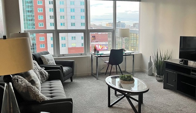 Fully Furnished Condo with Amazing views!