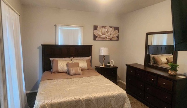 Fully Furnished Corporate Rental - 2 Kitchens + Private Suite - 30+ Day Stays