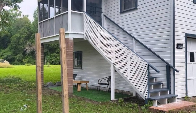 Fully furnished cozy 2-bedroom apartment on quiet lot in Orangeburg, SC