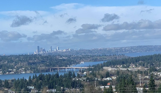 Fully furnished Executive house with sweeping views!