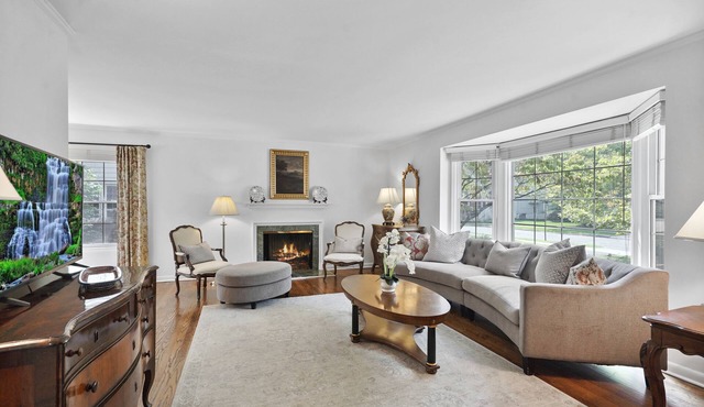 Fully furnished Grosse Pointe City rental
