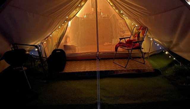 Fully Furnished Glamping (Badger) - private bathroom, excellent central location