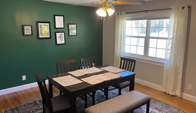 Fully Furnished Home close to the medical district, perfect for traveling pro's