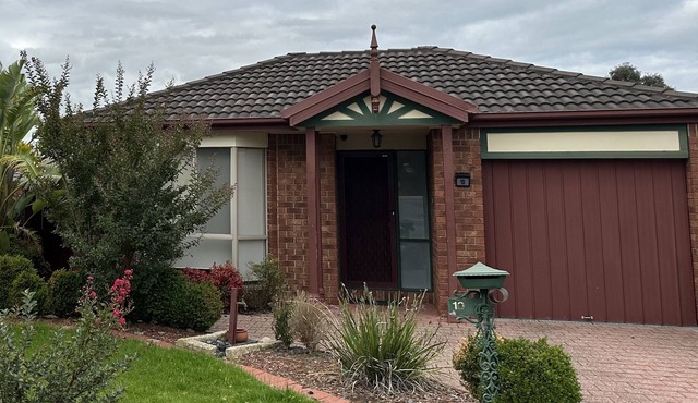 Fully furnished home 10 minutes from Melbourne Airport