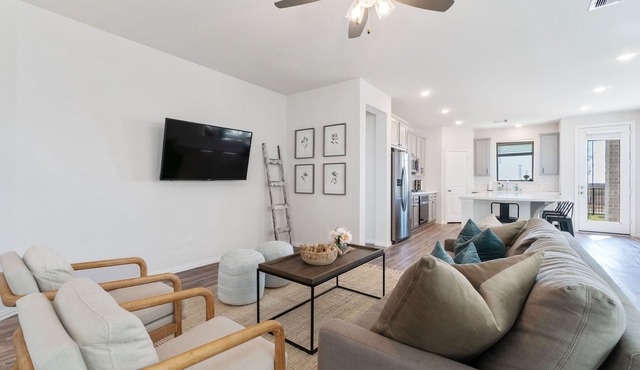 Fully Furnished House w/All Bills Paid in Bridgeland - 60 day min stay