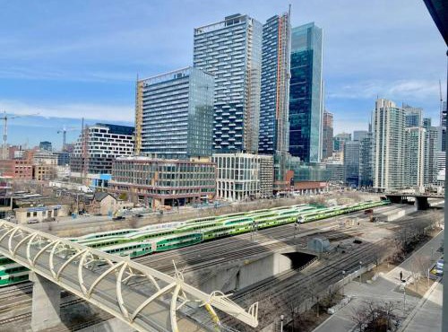 Fully furnished Lux 1bed condo