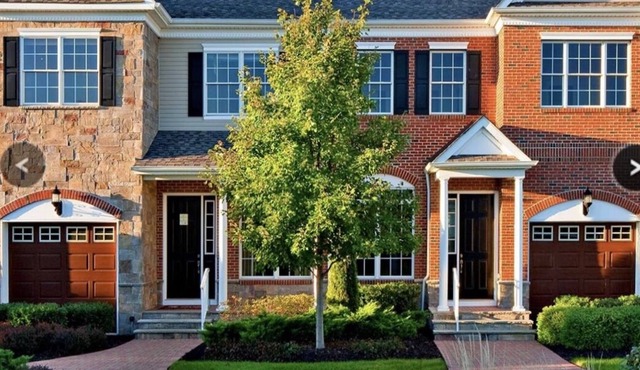 Fully Furnished Luxury Townhome- Like New